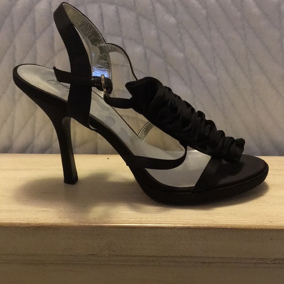 Jacqueline Ferrar Sexy Black Heels - Picture 2 of 7